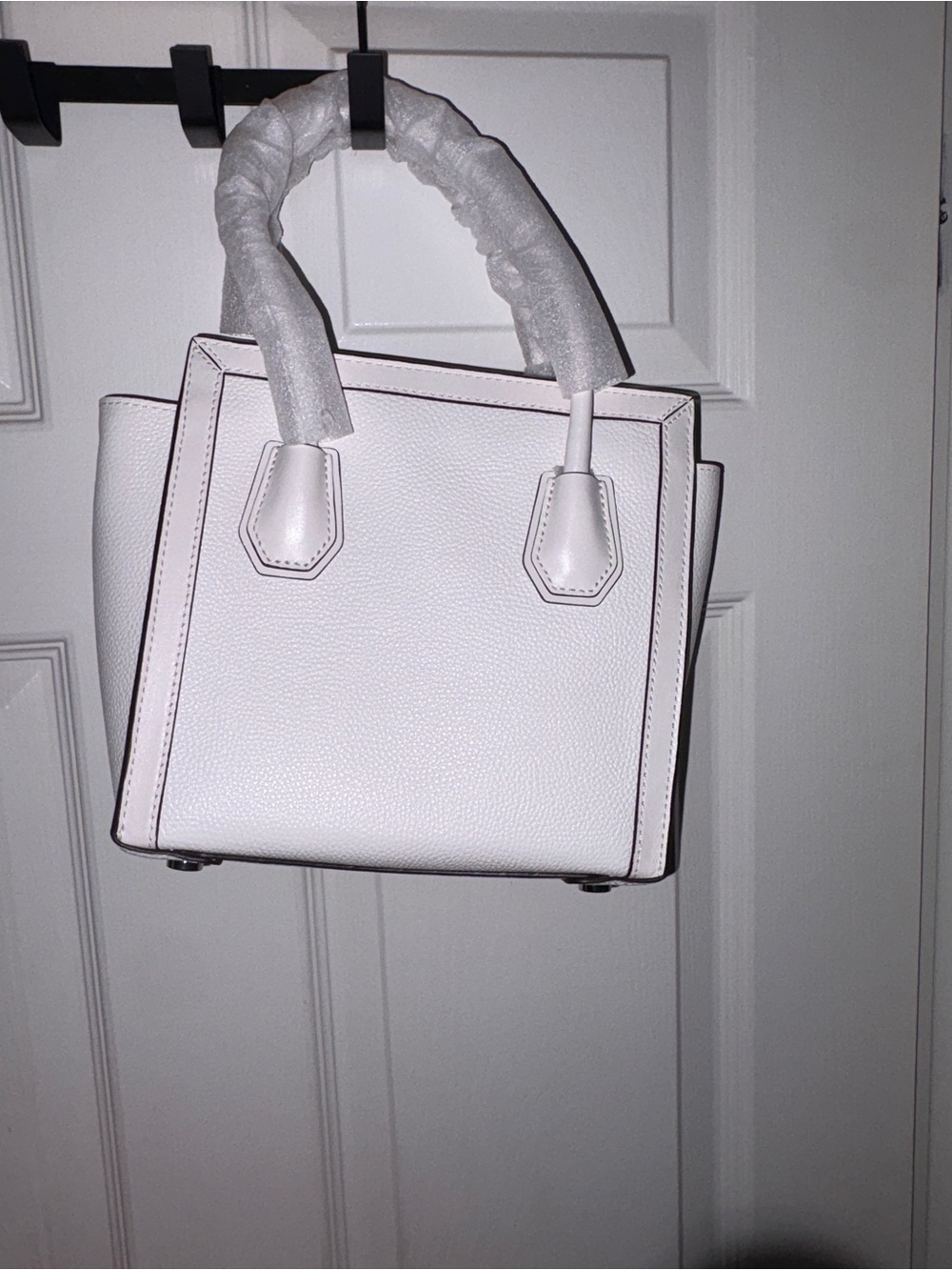 White Lace-Overlay Women's Tote crossbodyHandbag Michael Kors new with defects - Picture 2 of 12
